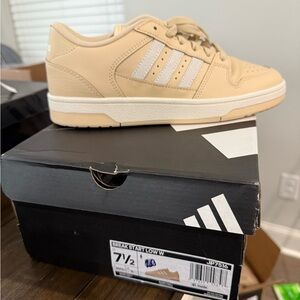 Adidas women/kids Beige Sneakers
